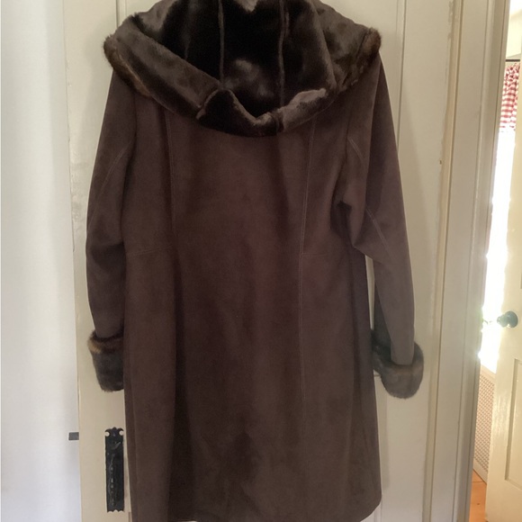 Lovely faux suede, faux fur dressy coat - Picture 3 of 5